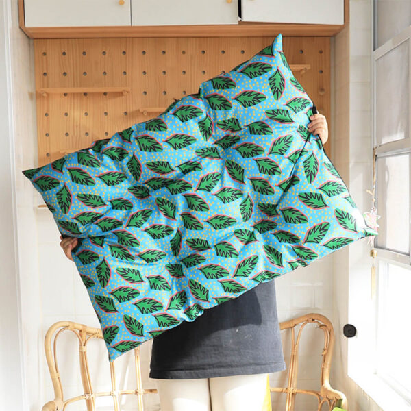 Hawaiian Leaf Pattern Waterproof Durable Large Dog & Cat Mat - Image 2