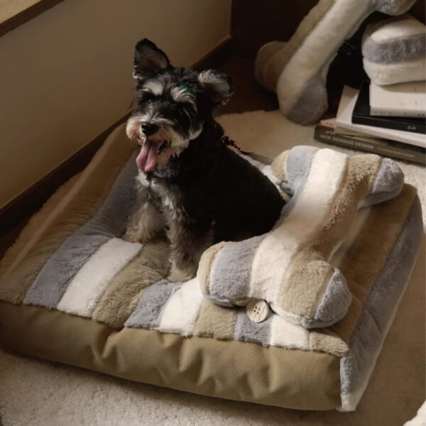 Deluxe Striped Plush Calming Bed Dog Bed with Pillow - Image 10