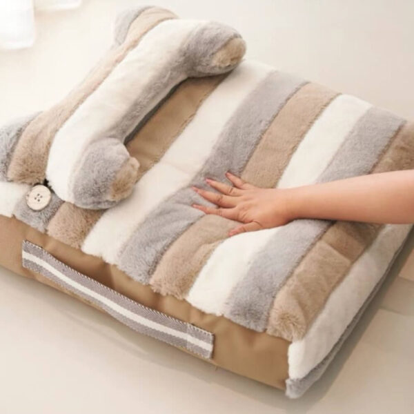 Deluxe Striped Plush Calming Bed Dog Bed with Pillow - Image 6