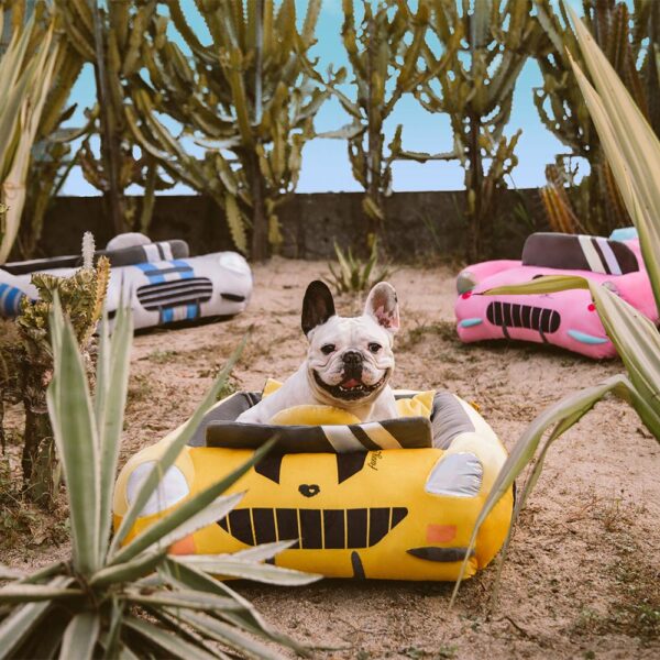 Classic Convertible Race Car Bolster Pet Bed - Fast＆Fur - Image 10