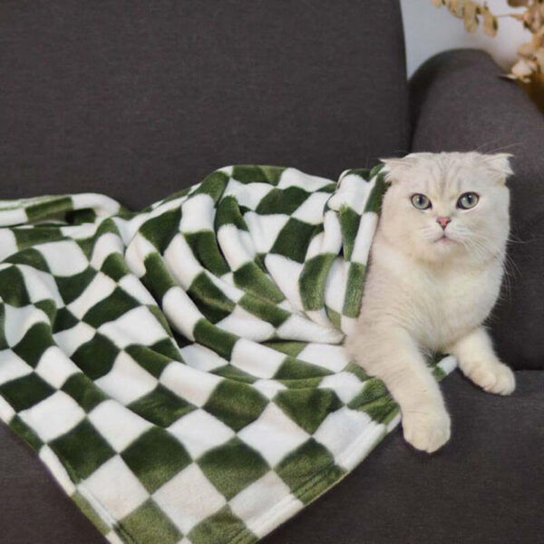 Stylish Chequered Flannel Pet Blanket Dog & Cat Blanket - Image 3